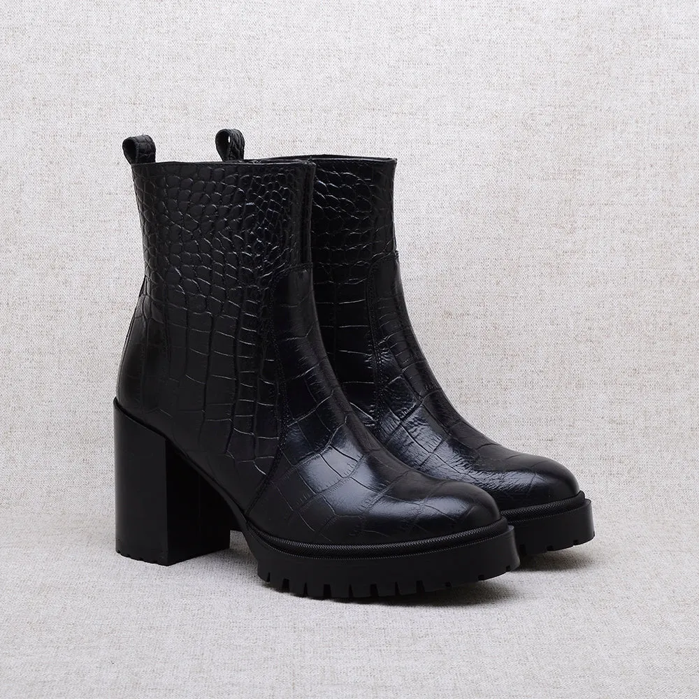 Xana C Black