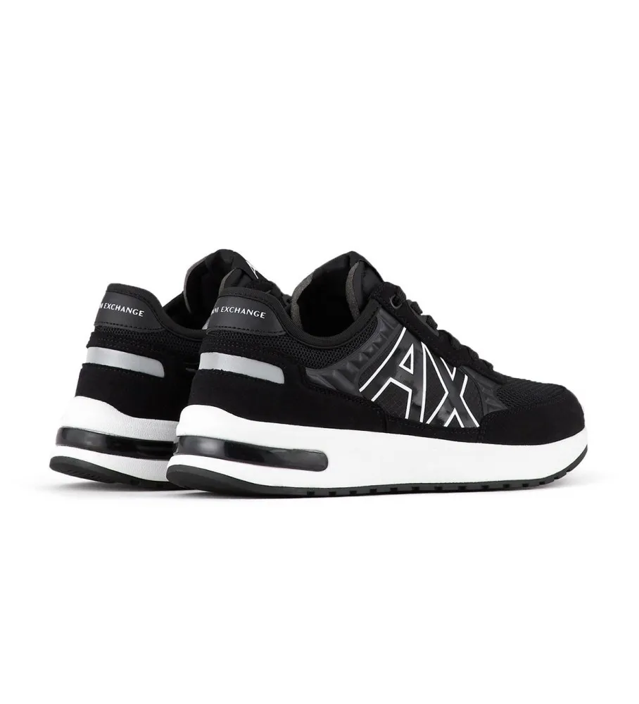 Zapatillas contraste negro