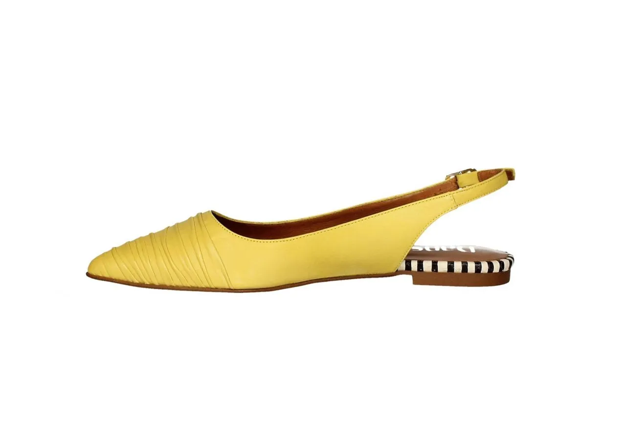 Zapato Abierto Piel Mostaza Punta Pliegues Talon Rayas
