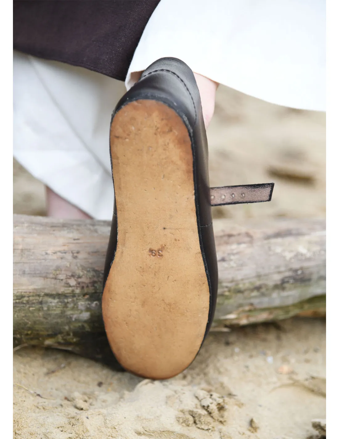 ZAPATO MEDIEVAL MUJER LATCHET, MARRONES (SIGLOS XIIIXV)