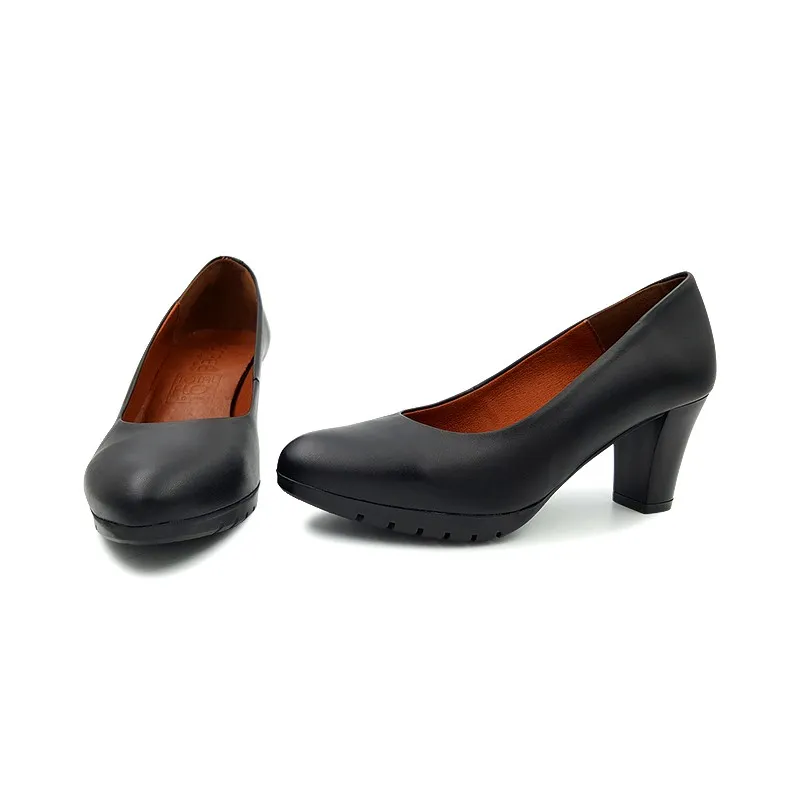 Zapatos De Salón Mujer Piel Tacón Medio Muy Cómodos 2220W Negro, de Desireé