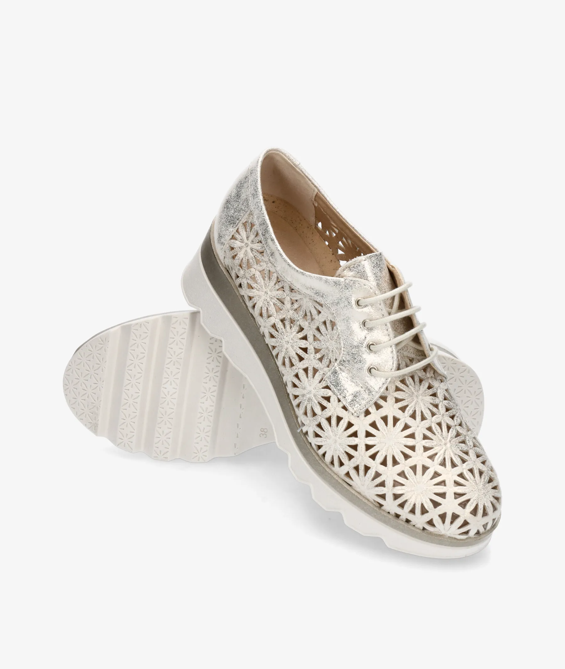 Zapatos de tacón bajo Pitillos 5633 en platino